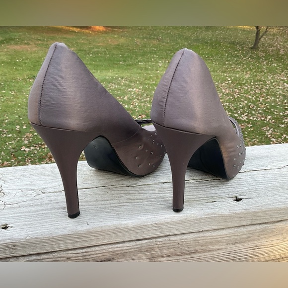 Lulu Townsend Studded Peep-Toe Heels – Taupe/Gray – EUC Size 9 - Picture 6 of 9